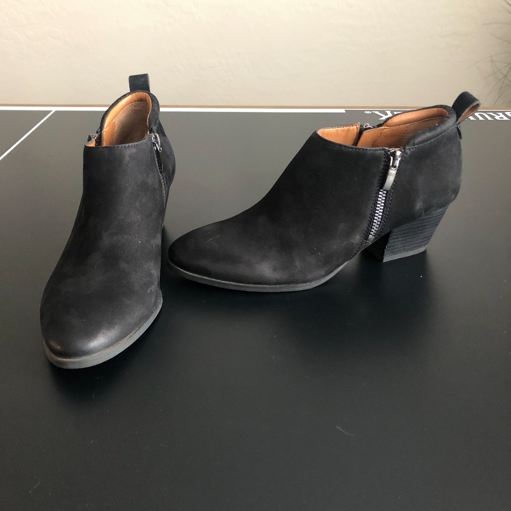 Franco Sarto Black Leather Zip Booties Size 7